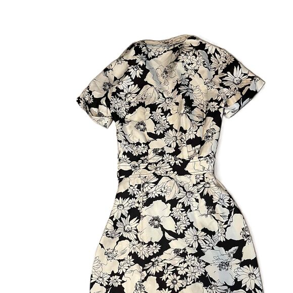 Banana Republic Black/White floral Short Sleeve Dress Sz 2 100% Silk Classic - Picture 3 of 8